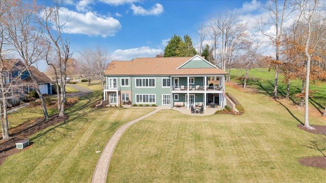 65 Birdie LN, Penhook, VA 24137