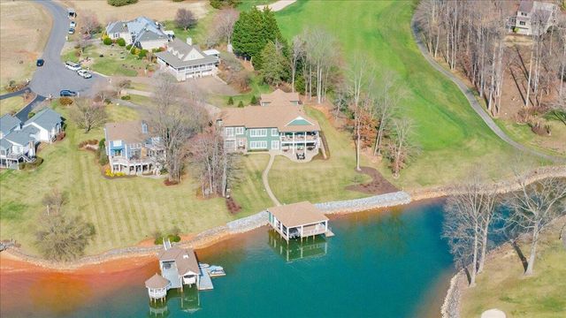 65 Birdie LN, Penhook, VA 24137