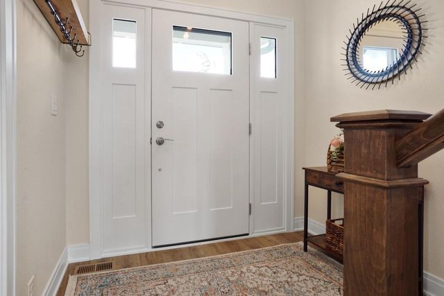 1391 Bluestem TRAIL, Oconomowoc, WI 53066