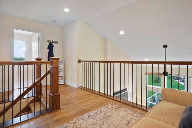 1391 Bluestem TRAIL, Oconomowoc, WI 53066