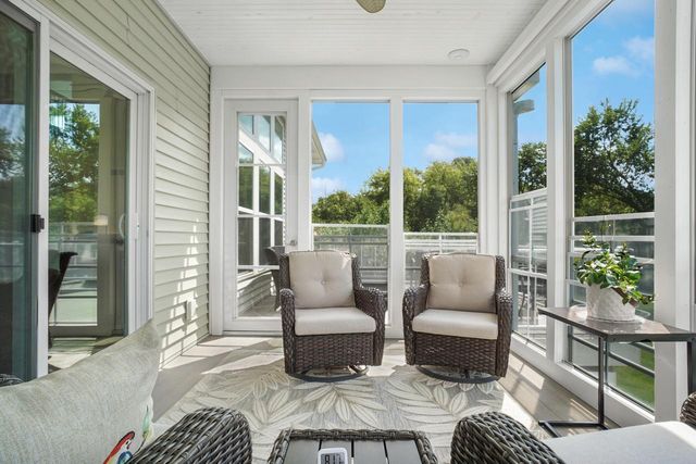 1391 Bluestem TRAIL, Oconomowoc, WI 53066