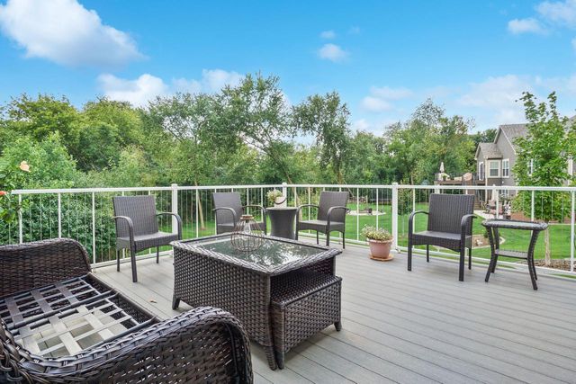 1391 Bluestem TRAIL, Oconomowoc, WI 53066
