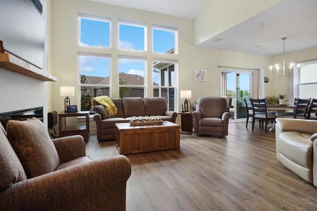1391 Bluestem TRAIL, Oconomowoc, WI 53066