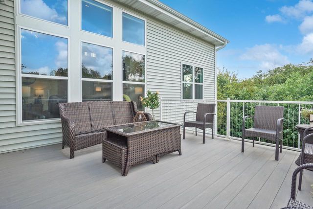 1391 Bluestem TRAIL, Oconomowoc, WI 53066