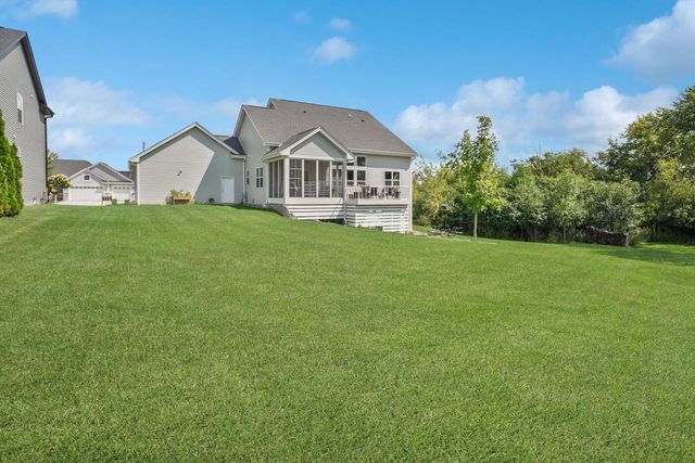 1391 Bluestem TRAIL, Oconomowoc, WI 53066