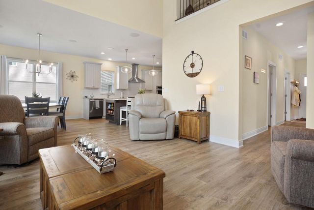 1391 Bluestem TRAIL, Oconomowoc, WI 53066