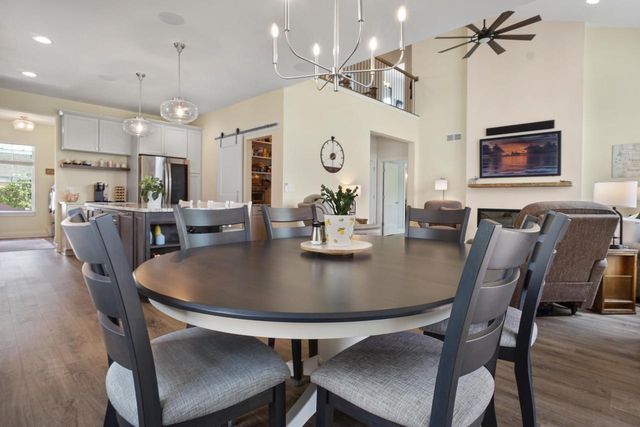 1391 Bluestem TRAIL, Oconomowoc, WI 53066