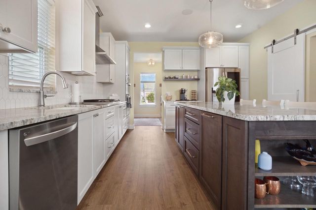 1391 Bluestem TRAIL, Oconomowoc, WI 53066