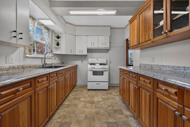 663 Amory Street, Manchester, NH 03102