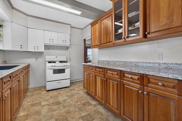 663 Amory Street, Manchester, NH 03102
