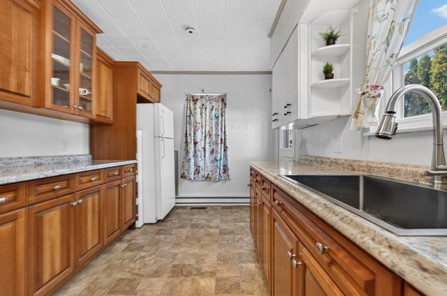 663 Amory Street, Manchester, NH 03102