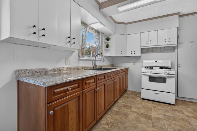 663 Amory Street, Manchester, NH 03102