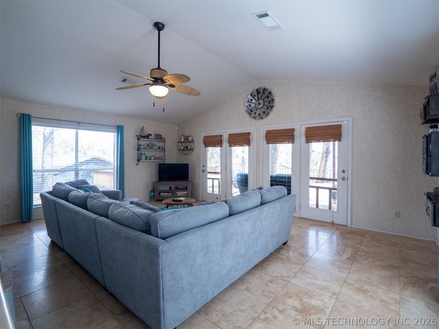 3684 Comanche Drive, Kingston, OK 73439