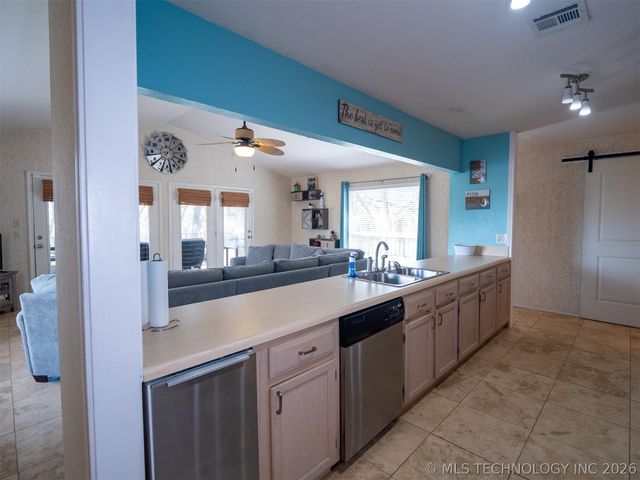 3684 Comanche Drive, Kingston, OK 73439