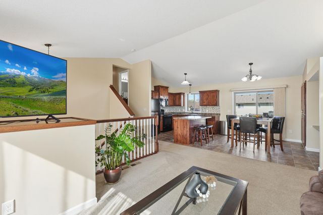37915 Gerald Avenue, North Branch, MN 55056