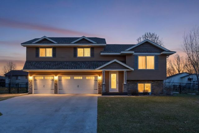 37915 Gerald Avenue, North Branch, MN 55056