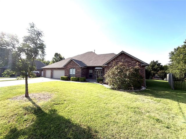 2816 Land Run Road, Moore, OK 73160