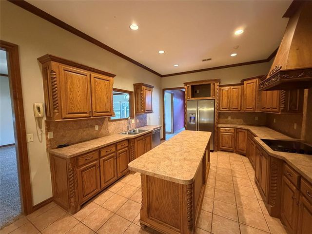 2816 Land Run Road, Moore, OK 73160
