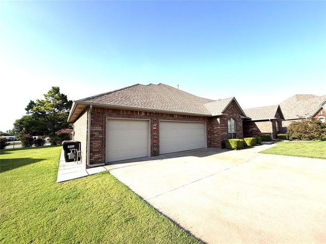 2816 Land Run Road, Moore, OK 73160