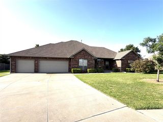 2816 Land Run Road, Moore, OK 73160