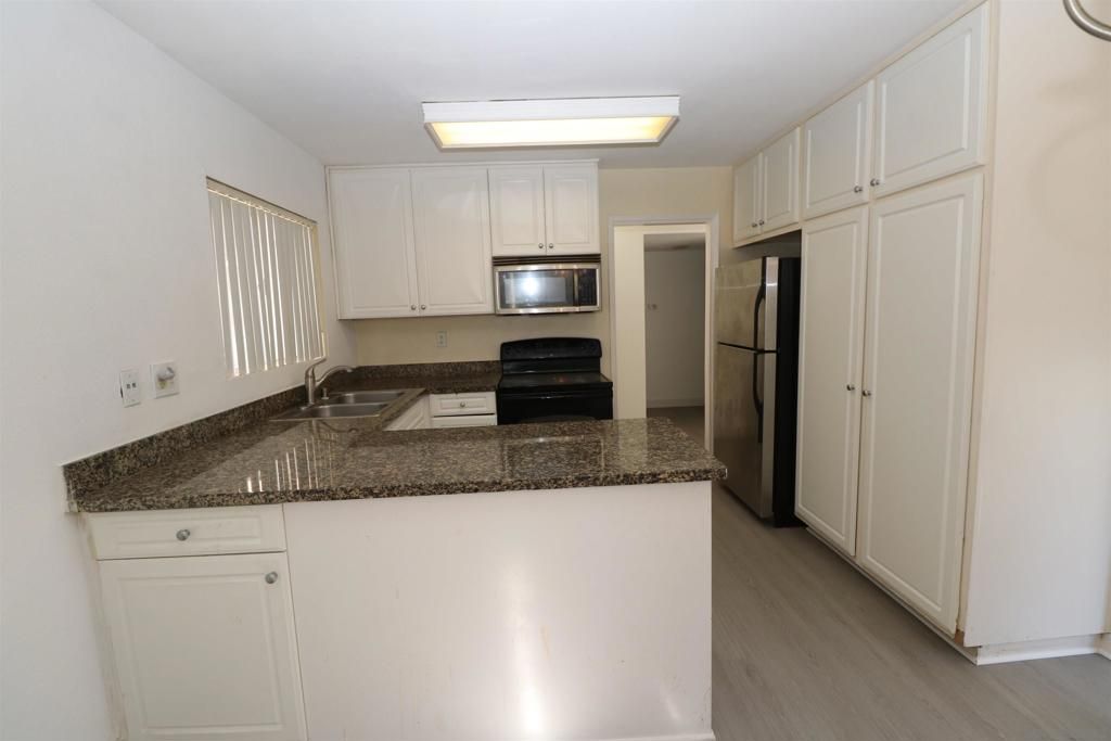 17081 W Bernardo Dr 107, San Diego, CA 92127 — photo 2