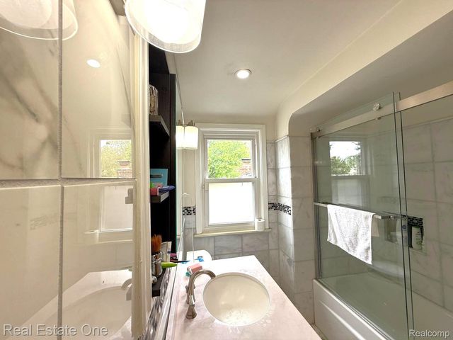 1300 Nightingale Street, Dearborn, MI 48128