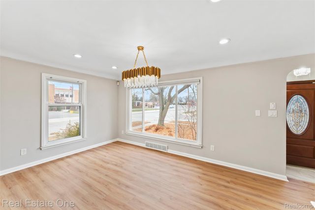 1300 Nightingale Street, Dearborn, MI 48128