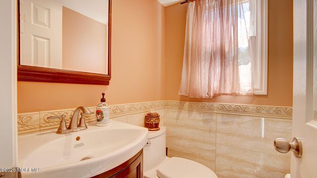 1 Rustic Lane, Matawan, NJ 07747