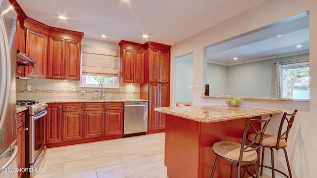 1 Rustic Lane, Matawan, NJ 07747
