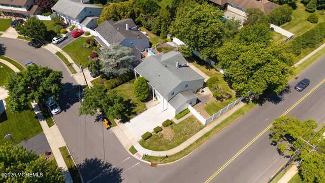 1 Rustic Lane, Matawan, NJ 07747