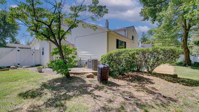 1 Rustic Lane, Matawan, NJ 07747