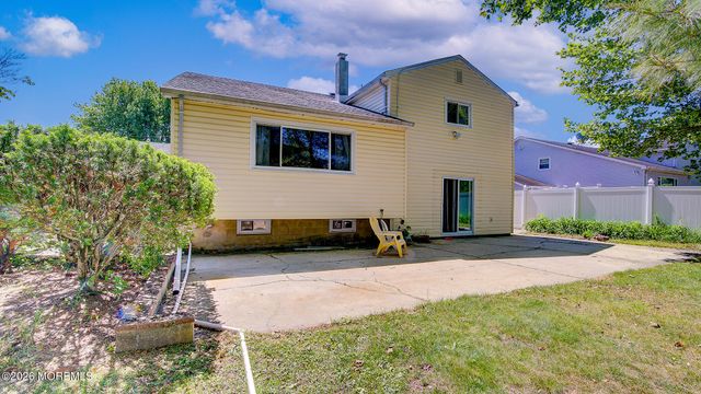 1 Rustic Lane, Matawan, NJ 07747