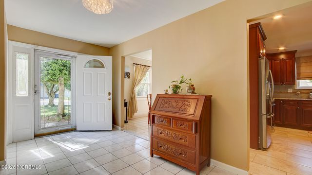 1 Rustic Lane, Matawan, NJ 07747