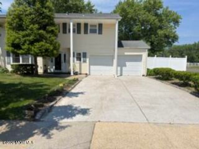 1 Rustic Lane, Matawan, NJ 07747
