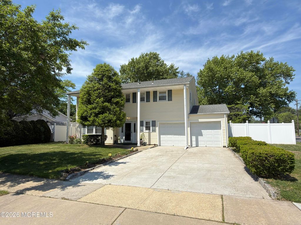 1 Rustic Lane, Matawan, NJ 07747