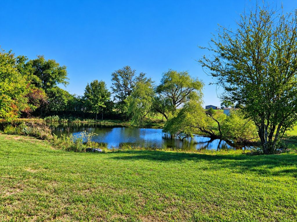 380 Pleasant View Drive, Bridgeport, TX 76426 — photo 3