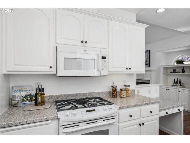 3461 MERRYVALE Rd, Eugene, OR 97404