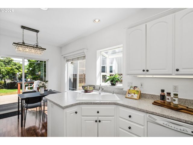 3461 MERRYVALE Rd, Eugene, OR 97404