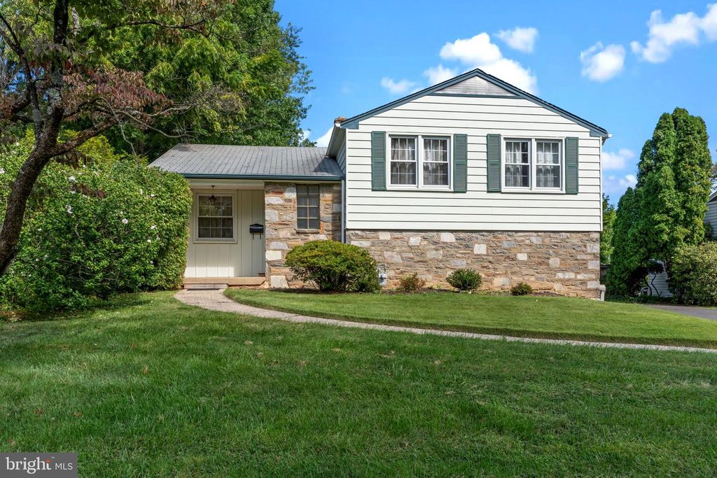 326 WINDING WAY, Glenside, PA 19038