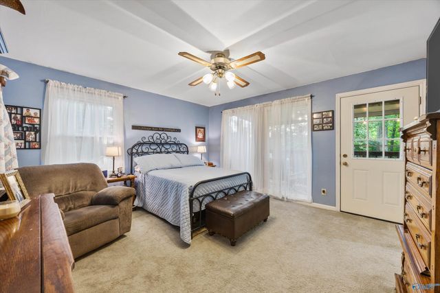 154 Dea Thomas Road, Hazel Green, AL 35750