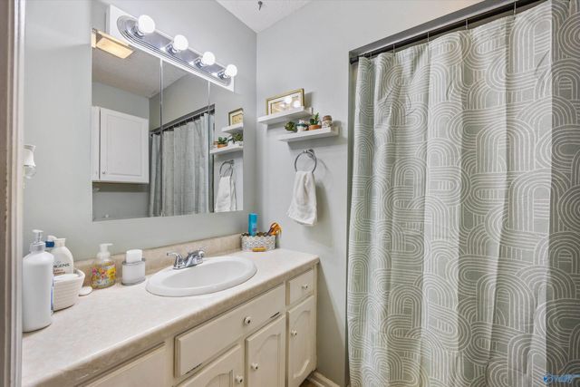 154 Dea Thomas Road, Hazel Green, AL 35750