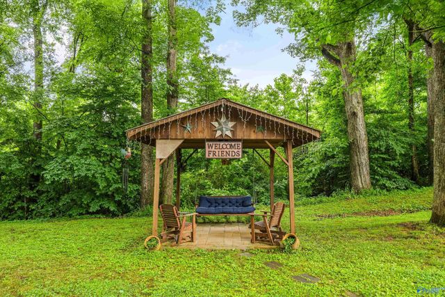 154 Dea Thomas Road, Hazel Green, AL 35750
