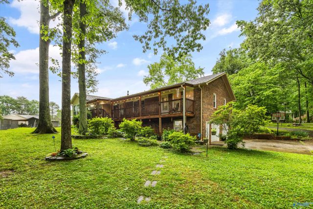 154 Dea Thomas Road, Hazel Green, AL 35750