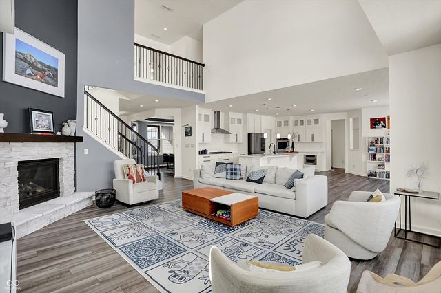 5175 Peachtree Road, Zionsville, IN 46077