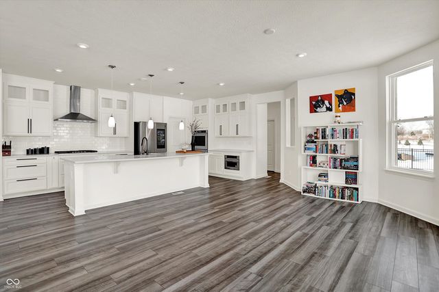 5175 Peachtree Road, Zionsville, IN 46077