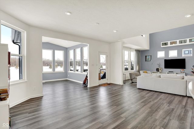 5175 Peachtree Road, Zionsville, IN 46077