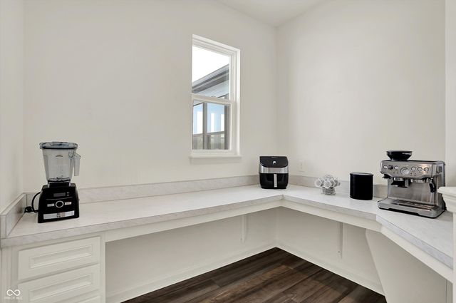 5175 Peachtree Road, Zionsville, IN 46077