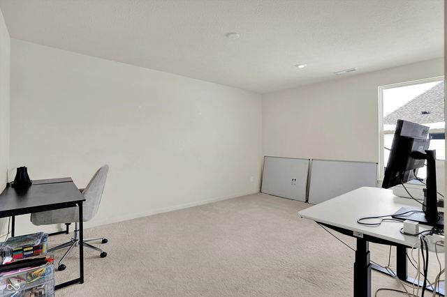 5175 Peachtree Road, Zionsville, IN 46077