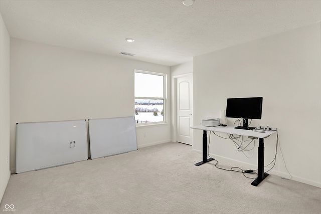 5175 Peachtree Road, Zionsville, IN 46077