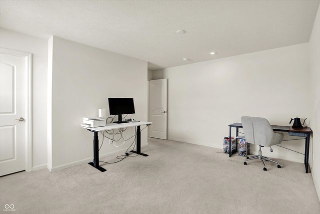 5175 Peachtree Road, Zionsville, IN 46077